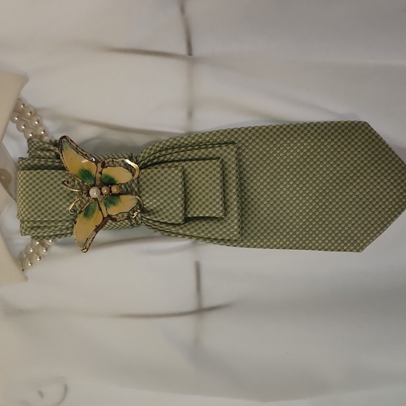 Necktie Necklace/Brooch - Picture 2 of 5